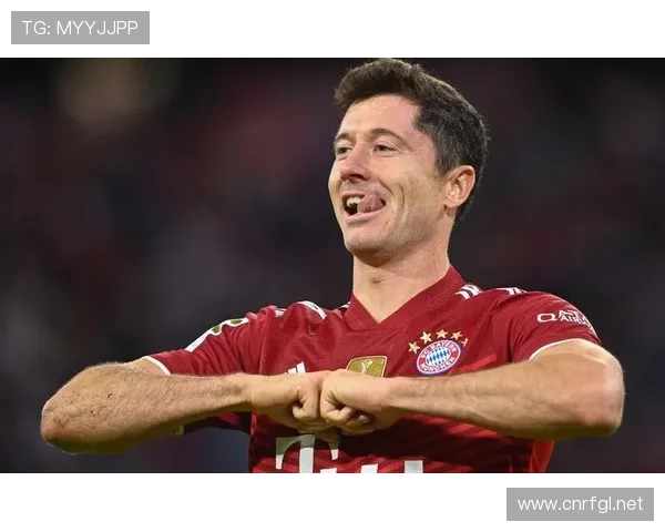 莱万多夫斯基每90分钟进球效率分析:是否达到历史顶级水准 莱万多夫斯基每90分钟进球效率分析:是否达到历史顶级水准