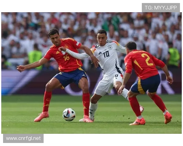 坎特 vs 罗德里:防守型与控场型中场差异 坎特 vs 罗德里:防守型与控场型中场差异