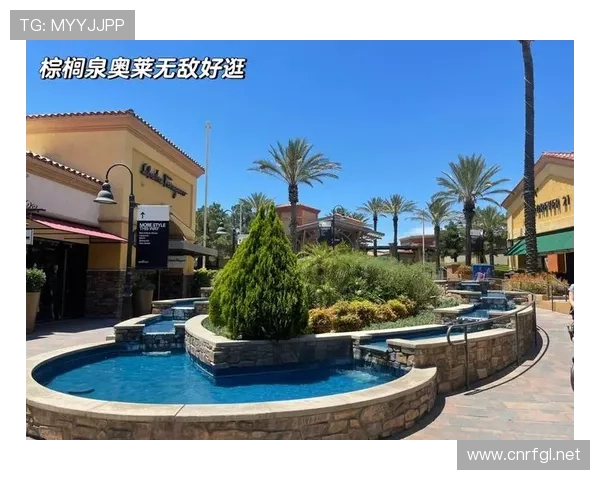 德文·布克私人豪宅那厨房，比我家餐厅还讲究，真是别人的生活隔着屏幕都闪瞎！